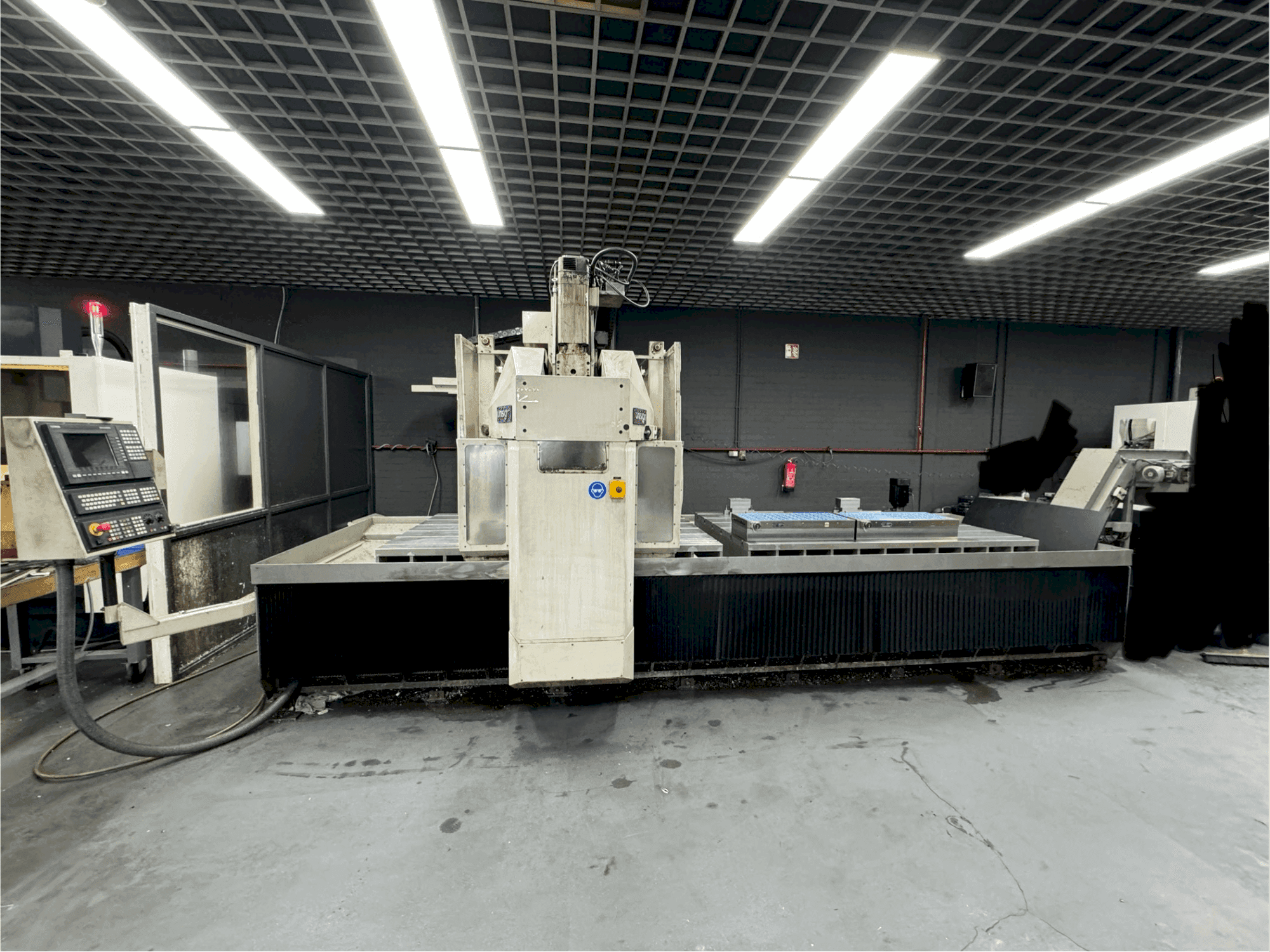 Вид станка Unisign Uniport 4  спереди