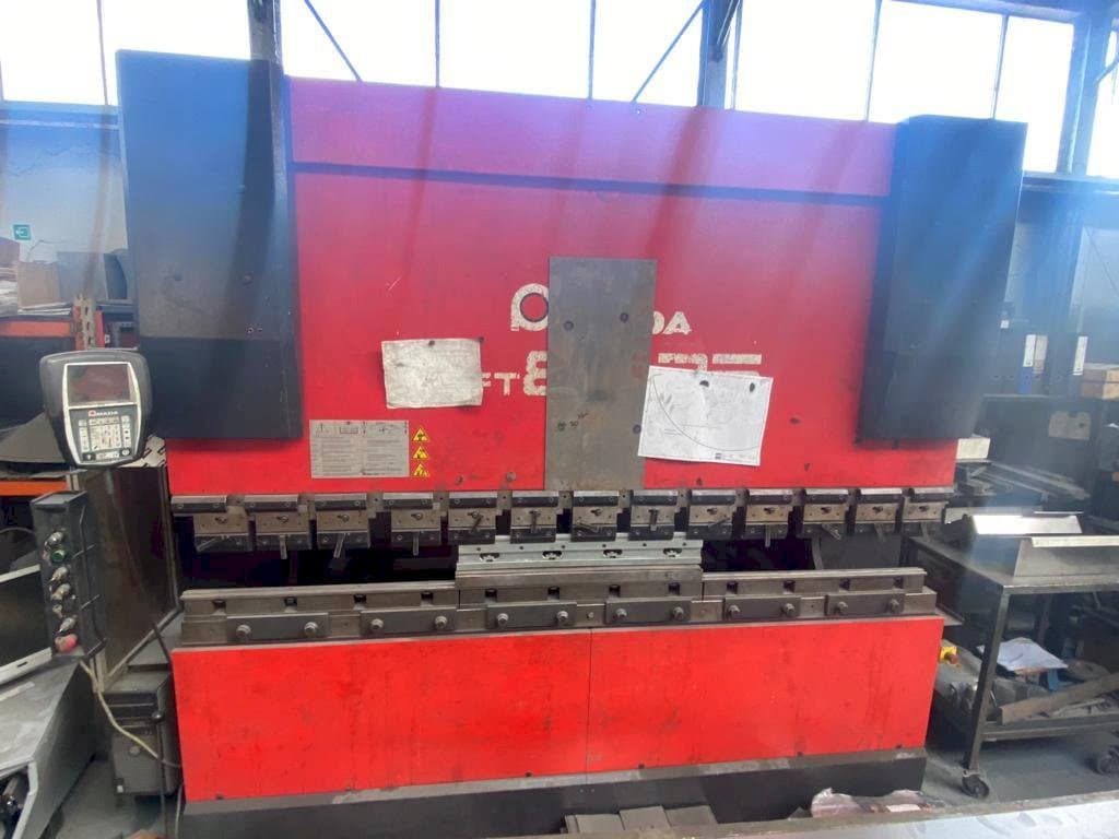 Вид станка AMADA HFT 80 25 спереди