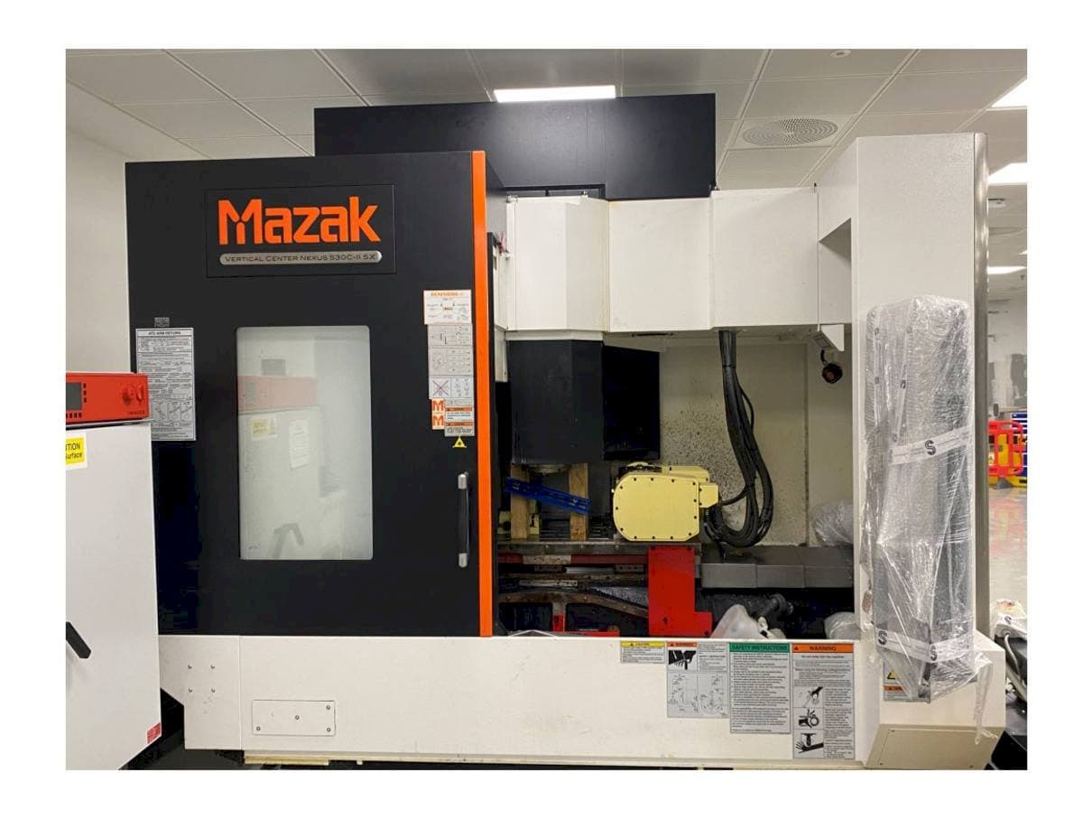 Вид станка Mazak Vertical Center Nexus 530C-II 5X спереди