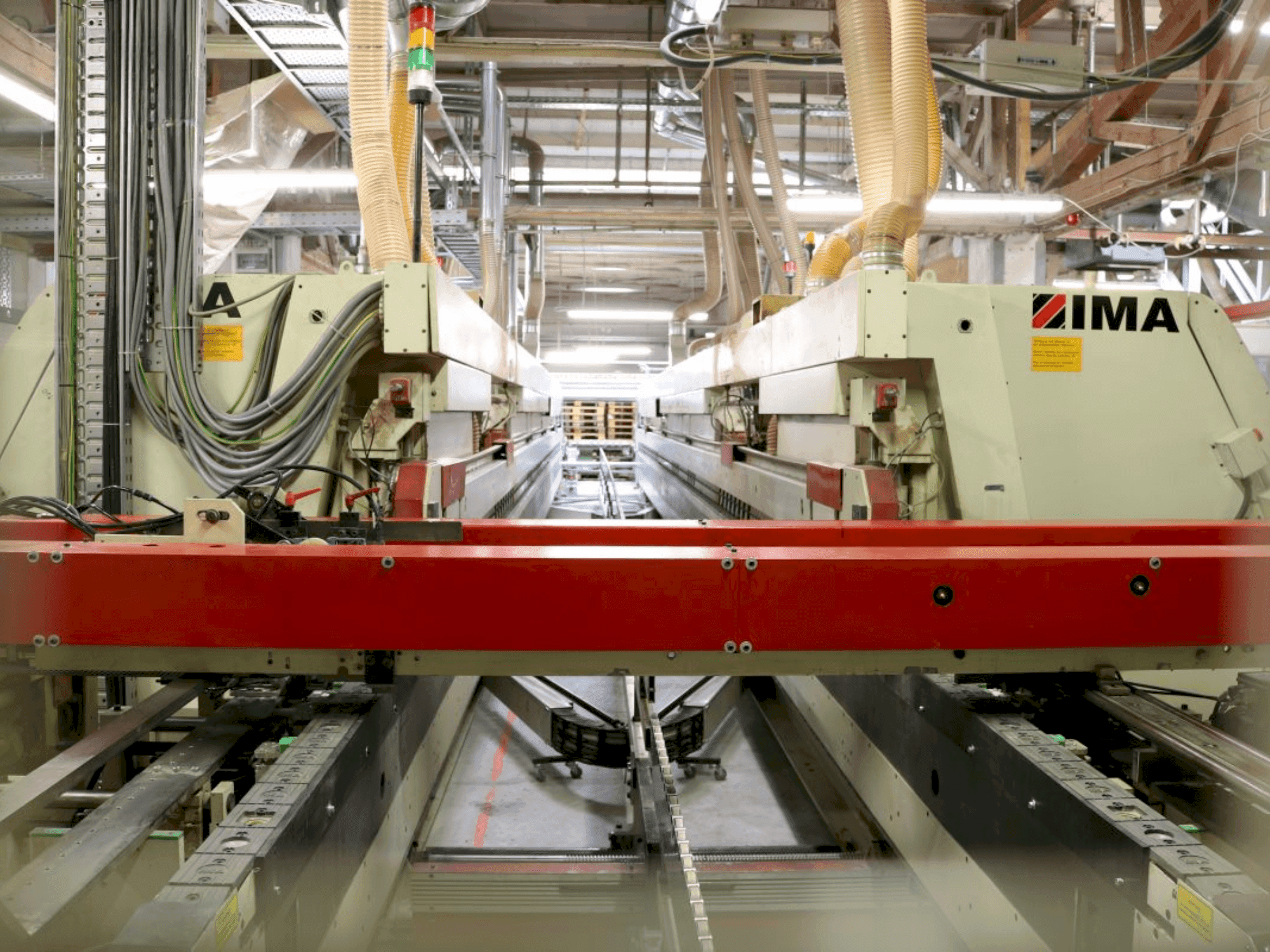 Вид станка IMA Angular transfer спереди