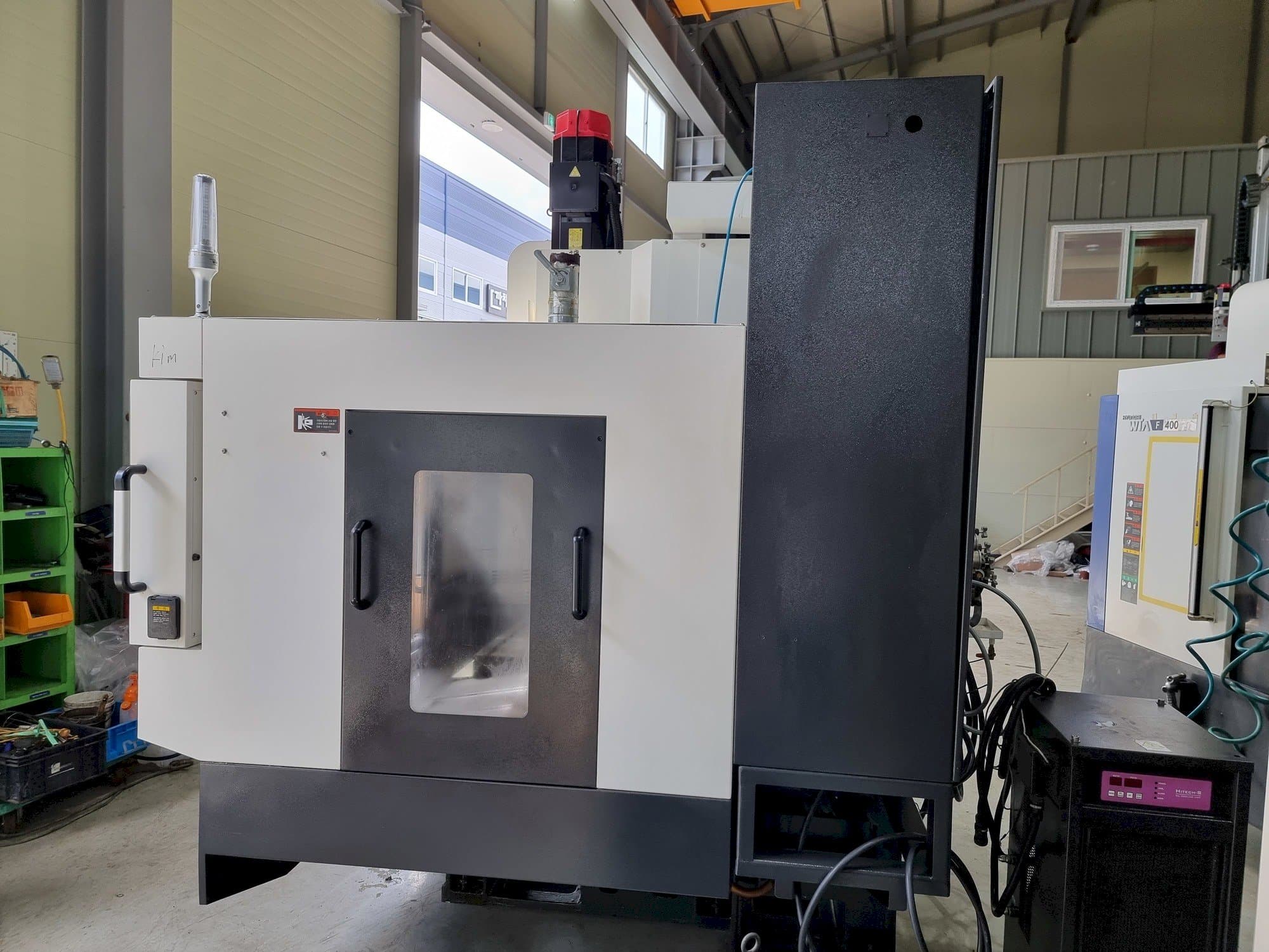 Вид станка Hyundai Wia F400  спереди