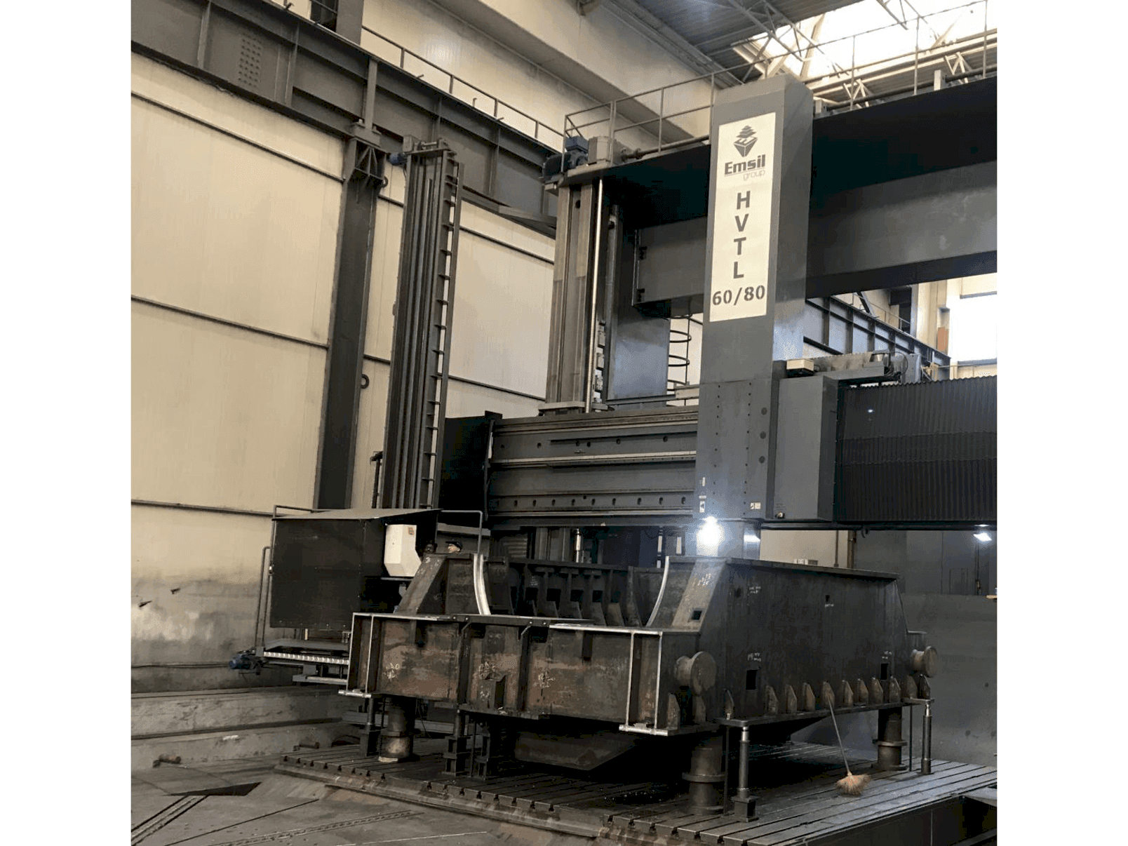 Вид станка Emsil HVTL 60/80 спереди