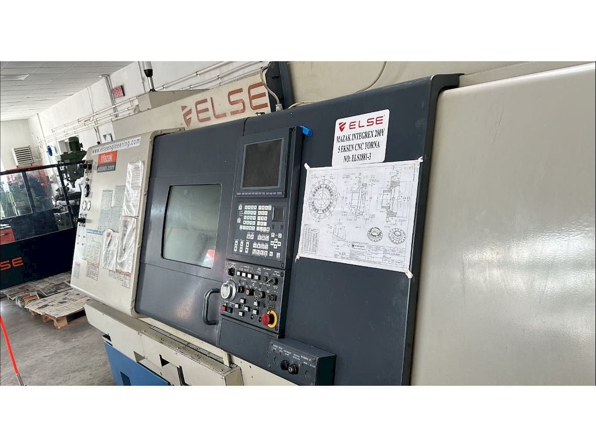Вид станка Mazak Integrex 200Y спереди