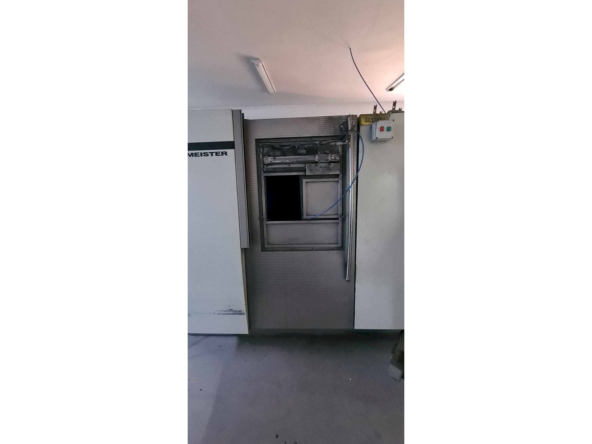 Вид станка Gildemeister TWIN 32 спереди