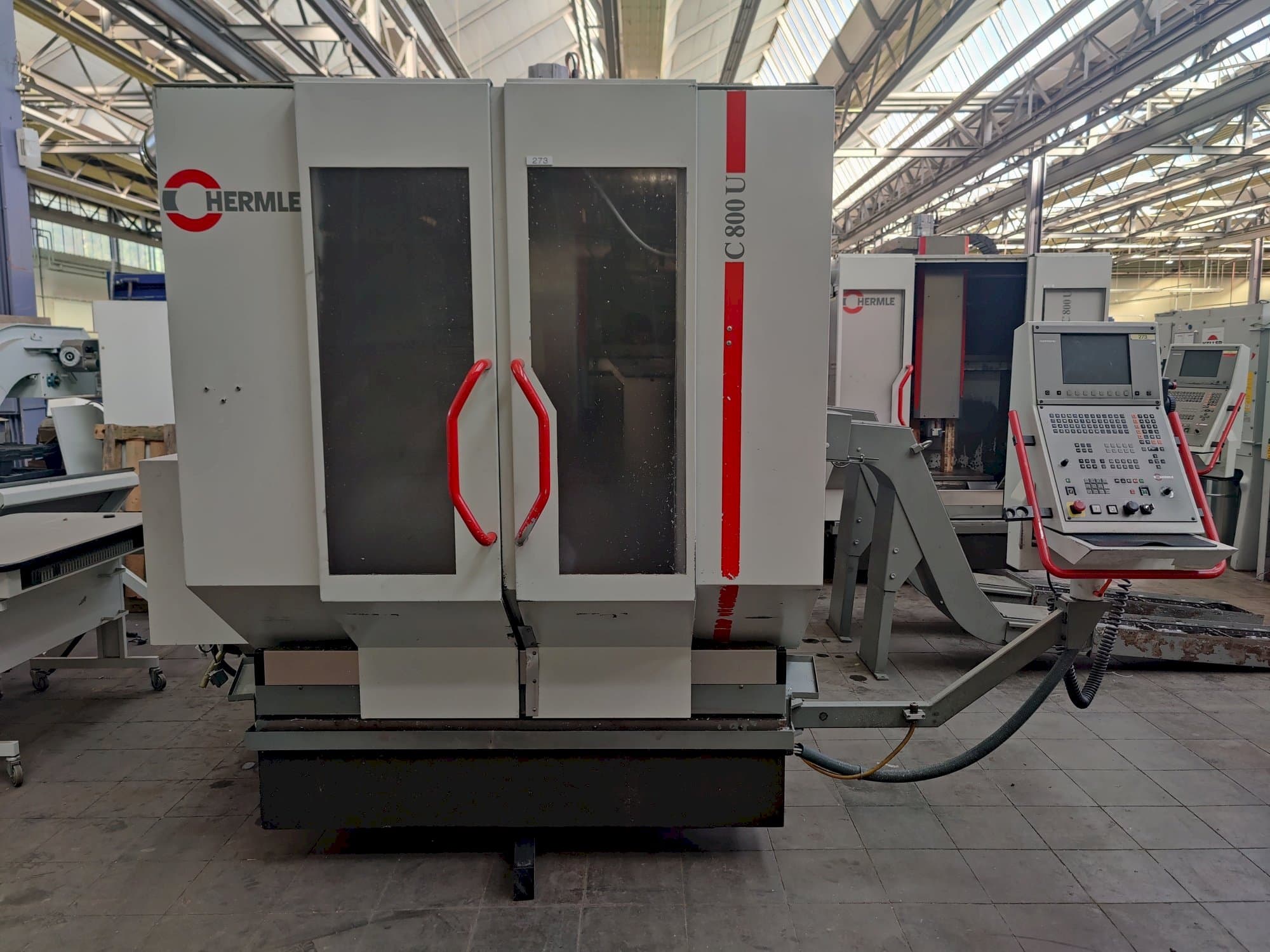 Вид станка HERMLE C800U спереди