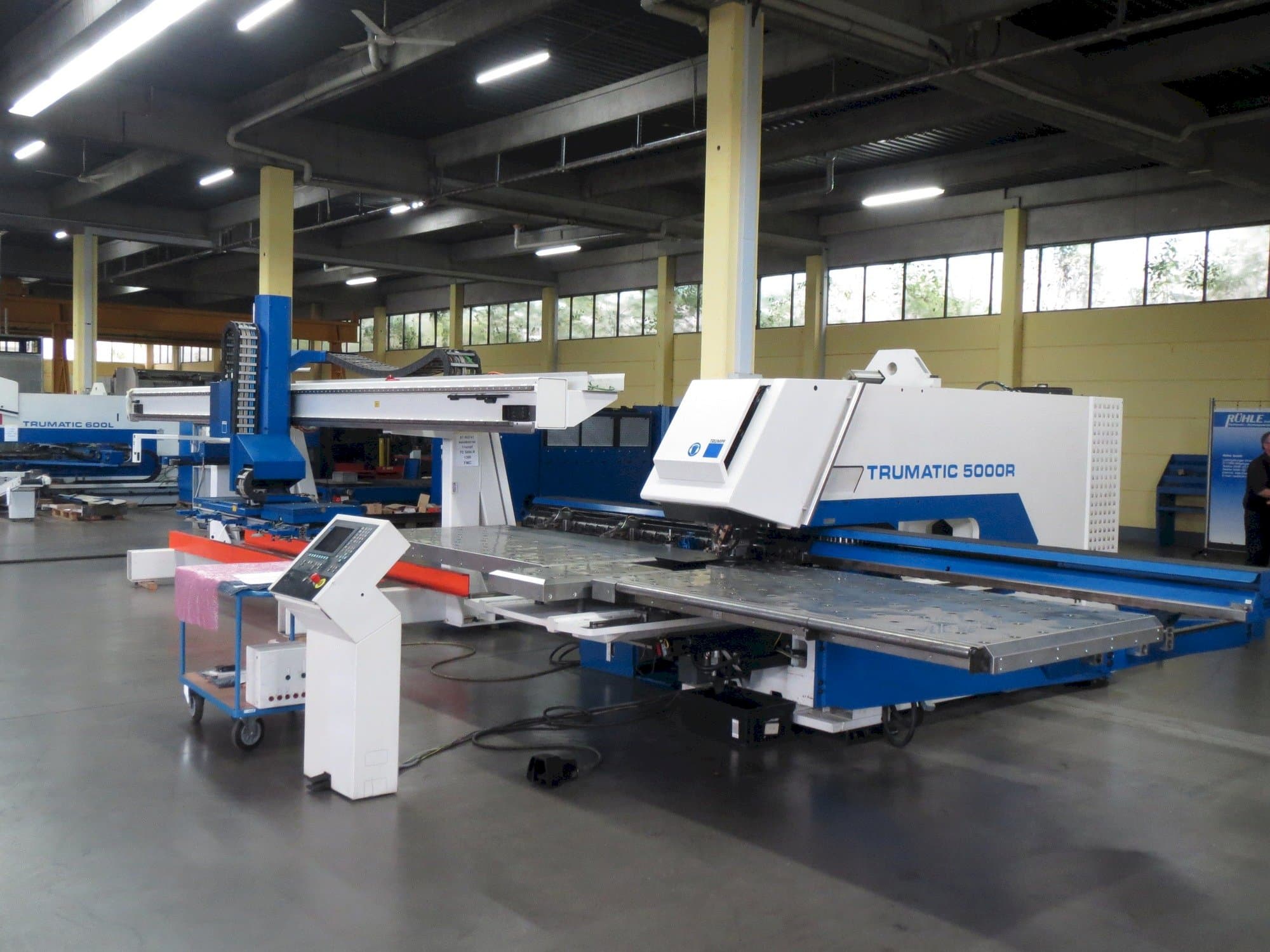 Вид станка Trumpf Trumatic 5000 R спереди