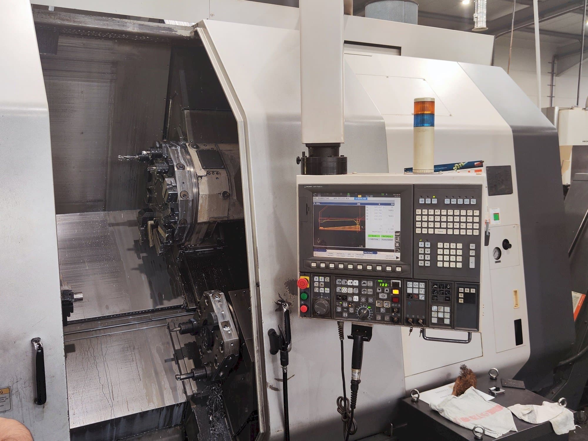 Вид станка Okuma LU 300 MY спереди