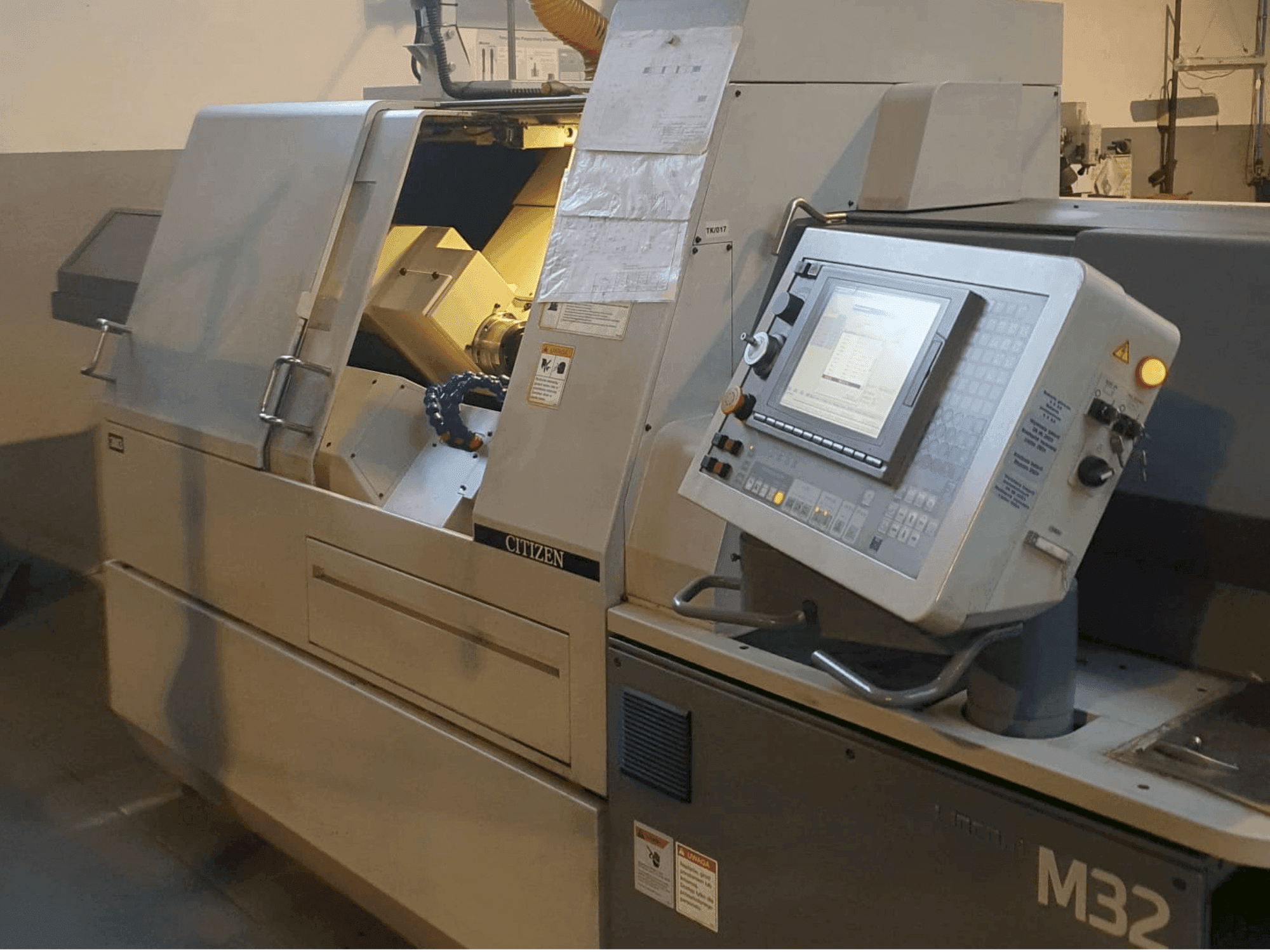 Вид станка Citizen M32 III  спереди