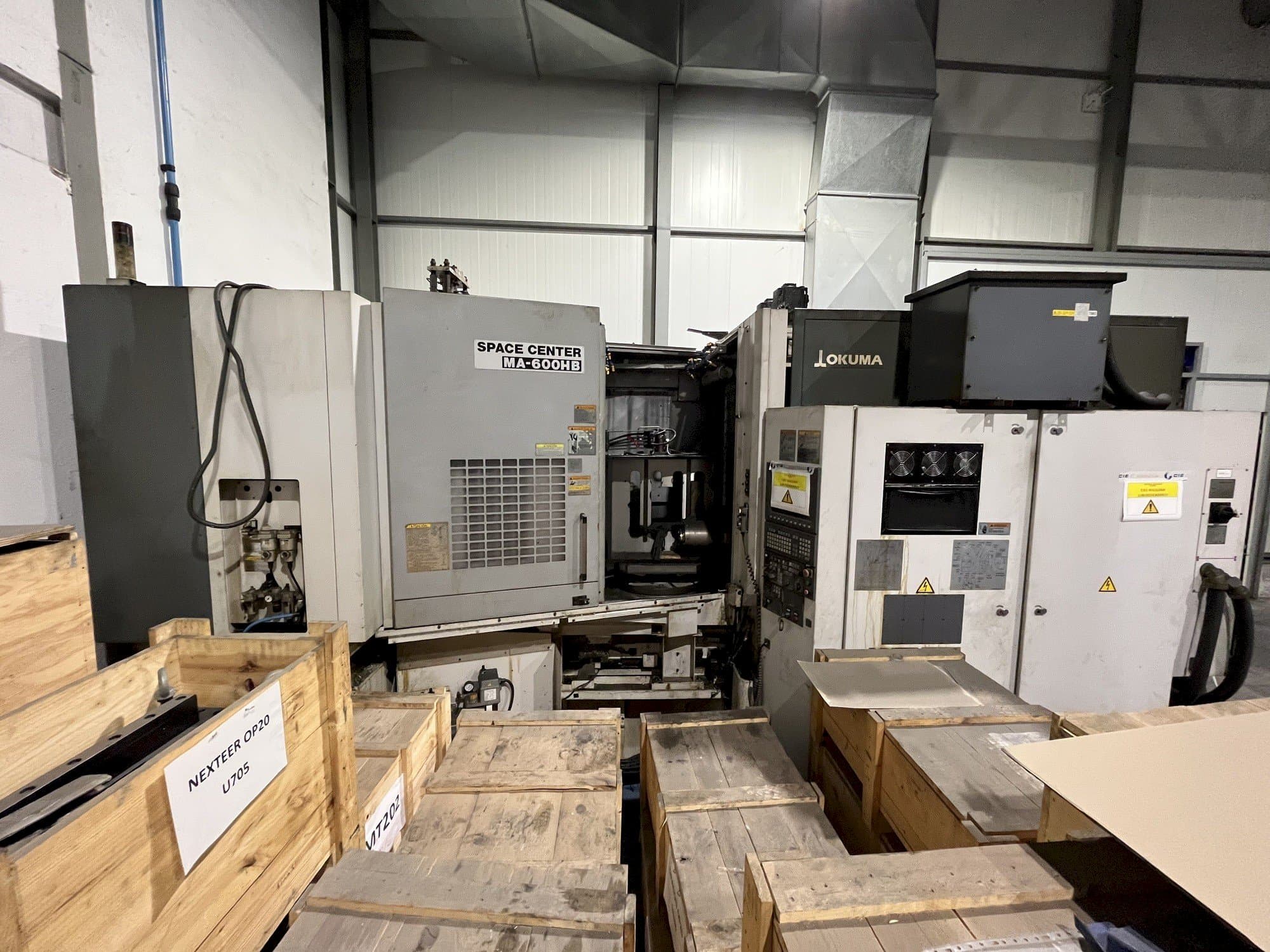 Вид станка Okuma MA-600HB  спереди