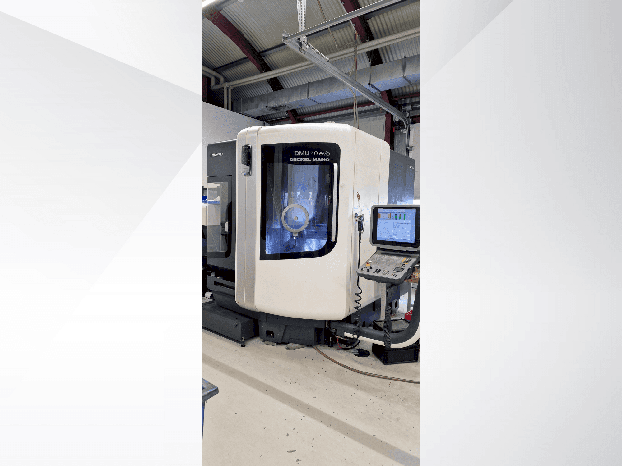 Вид станка DMG DECKEL MAHO DMU 40 evo спереди