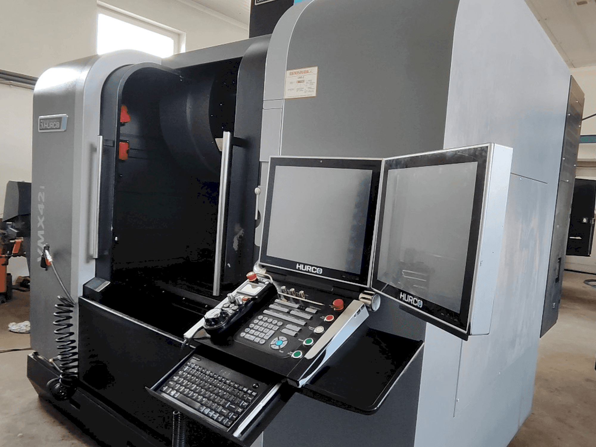 Вид станка Hurco VMX 42i (2018)  спереди