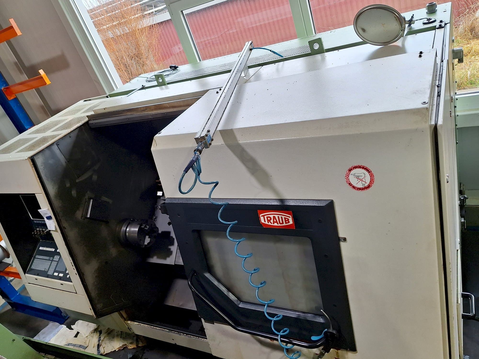 Вид станка TRAUB TND 400 спереди