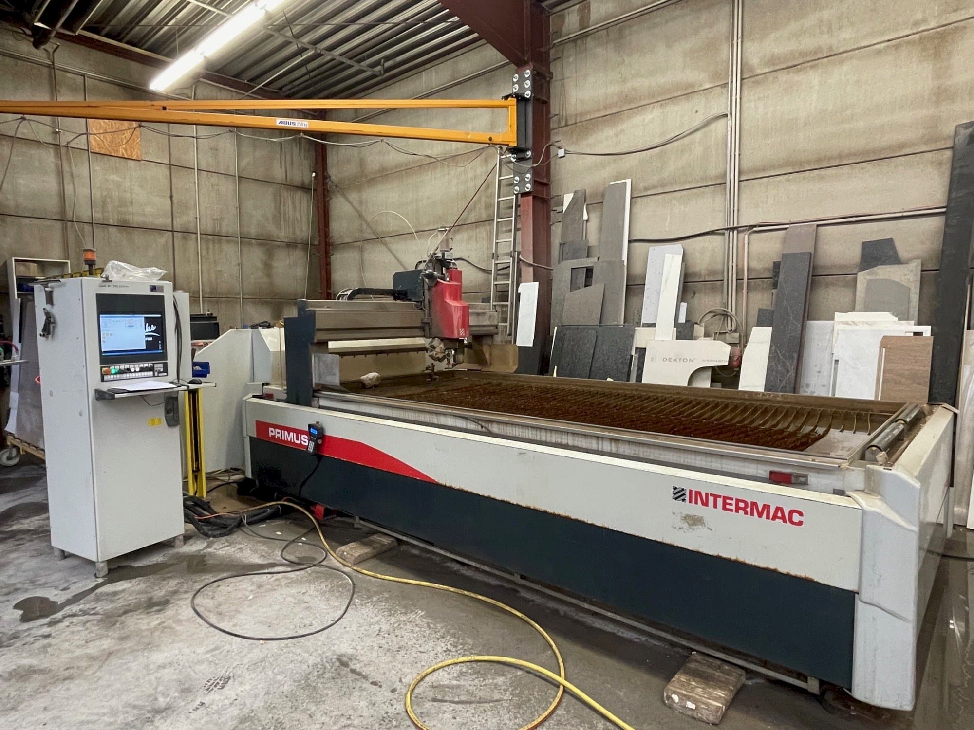 Вид станка Intermac Primus 184 спереди