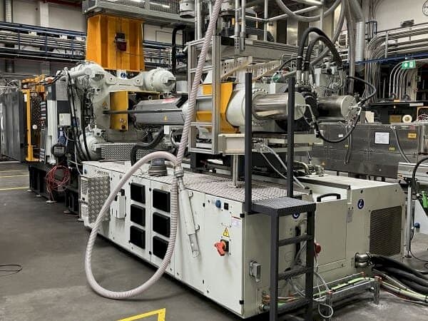 Вид станка Engel DUO 4550/650 спереди