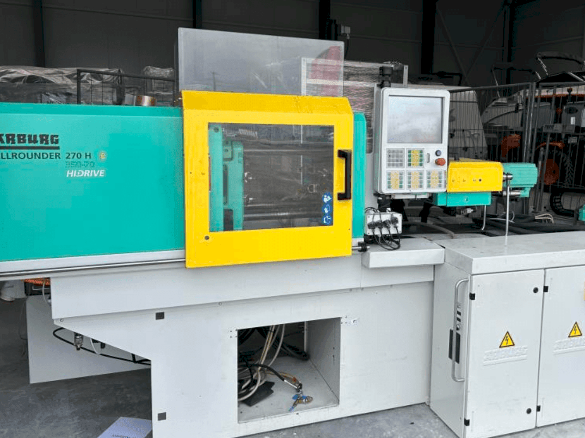 Вид станка Arburg Allrounder 270 H 350-70  спереди