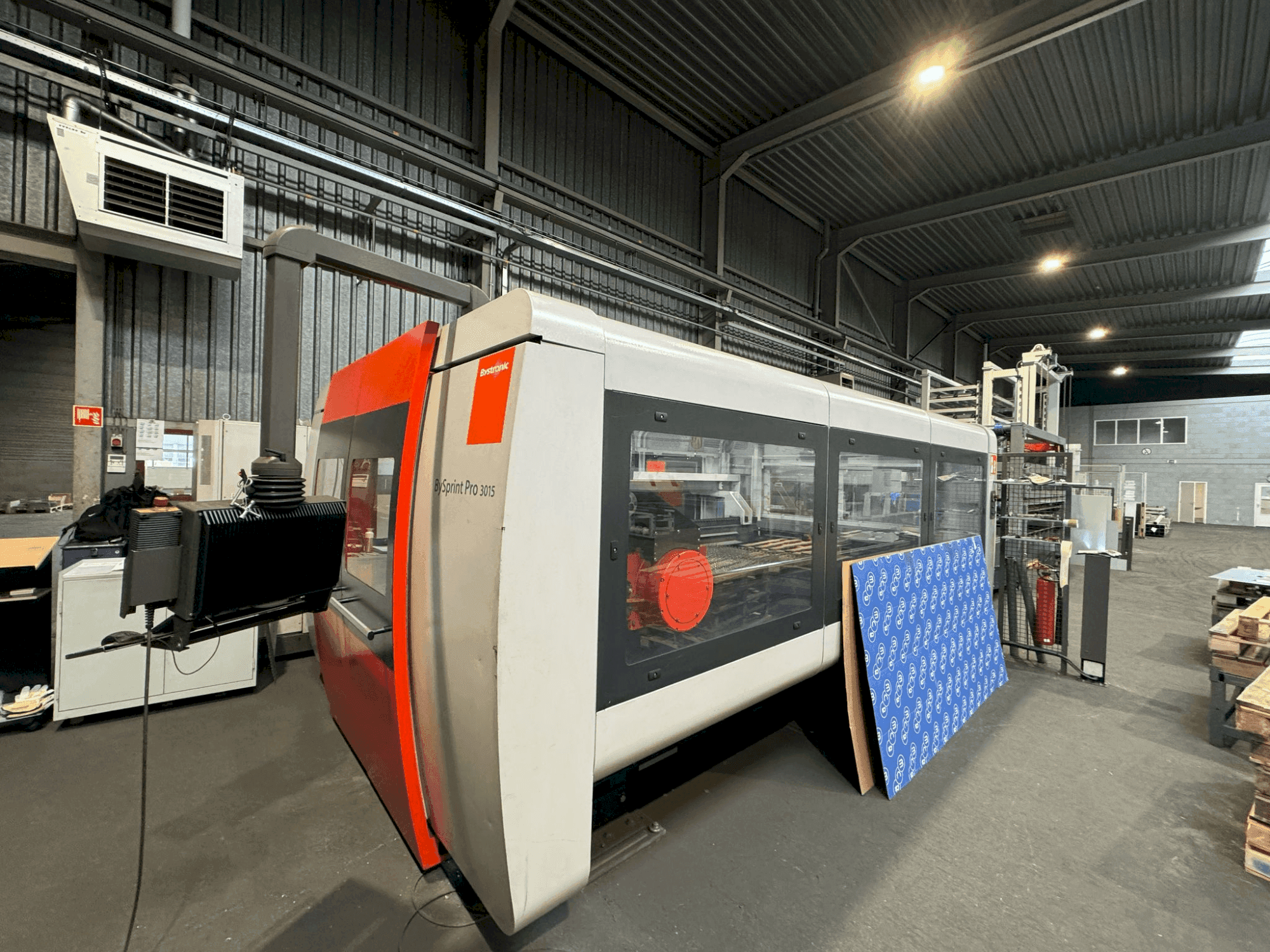 Вид станка Bystronic BySprint Pro 3015 спереди
