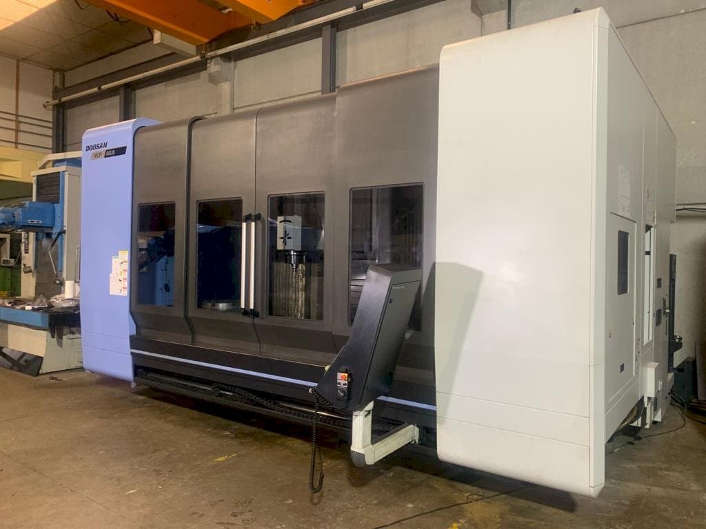 Вид станка Doosan VCF 850 LSR спереди