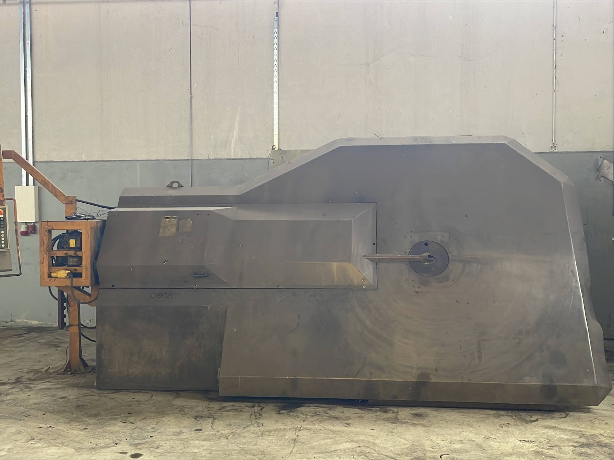 Вид станка OSCAM MULTIBEND 16 спереди