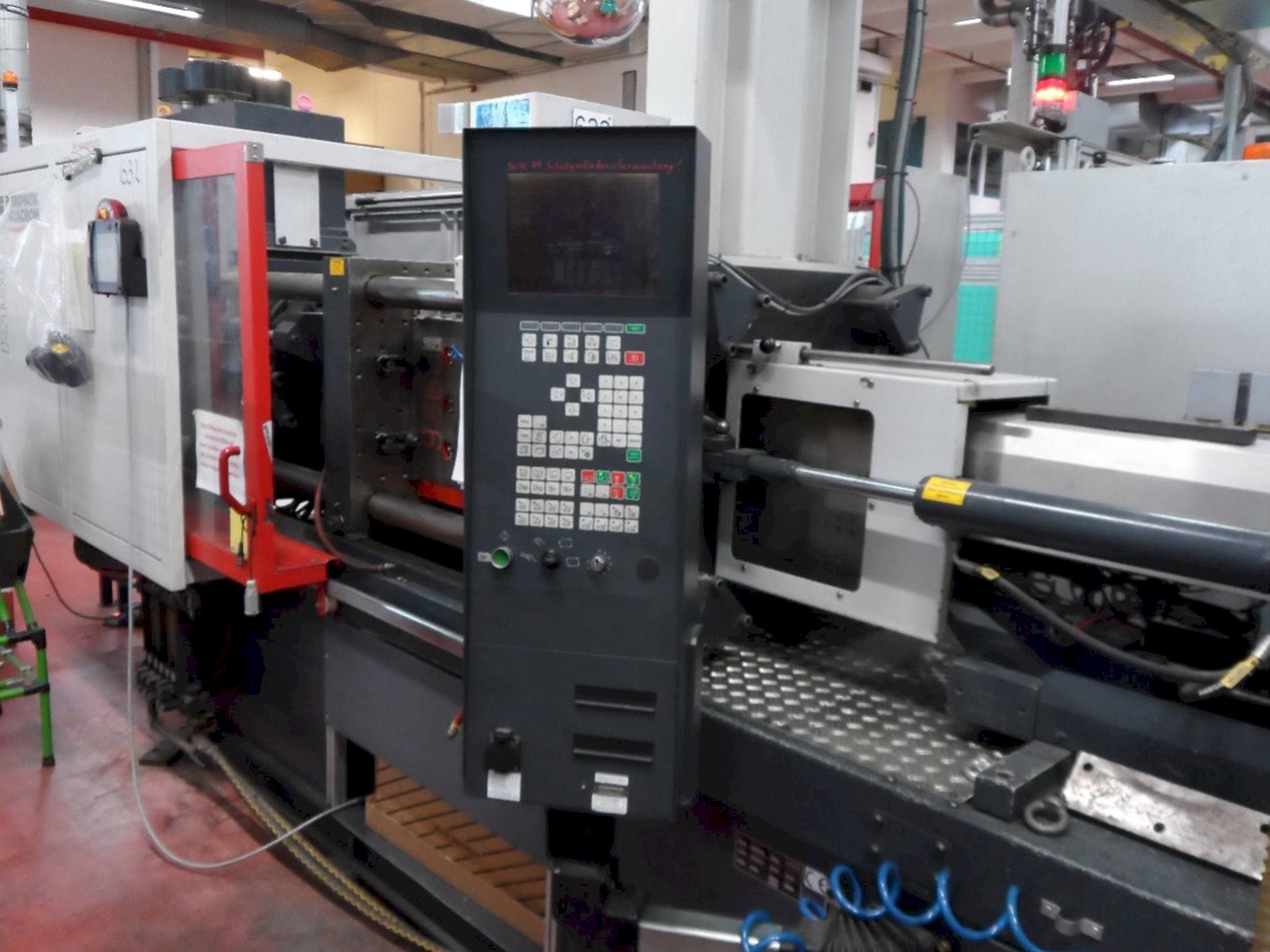 Вид станка FERROMATIK MILACRON K-Tec 160S спереди