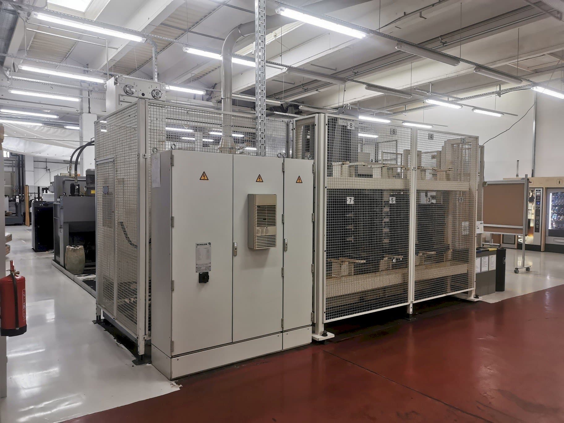 Вид станка HELLER MC 16 спереди