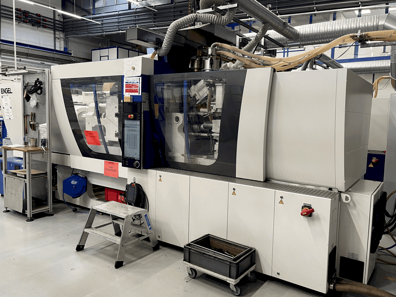 Вид станка Engel Victory 200H 60W 180 спереди