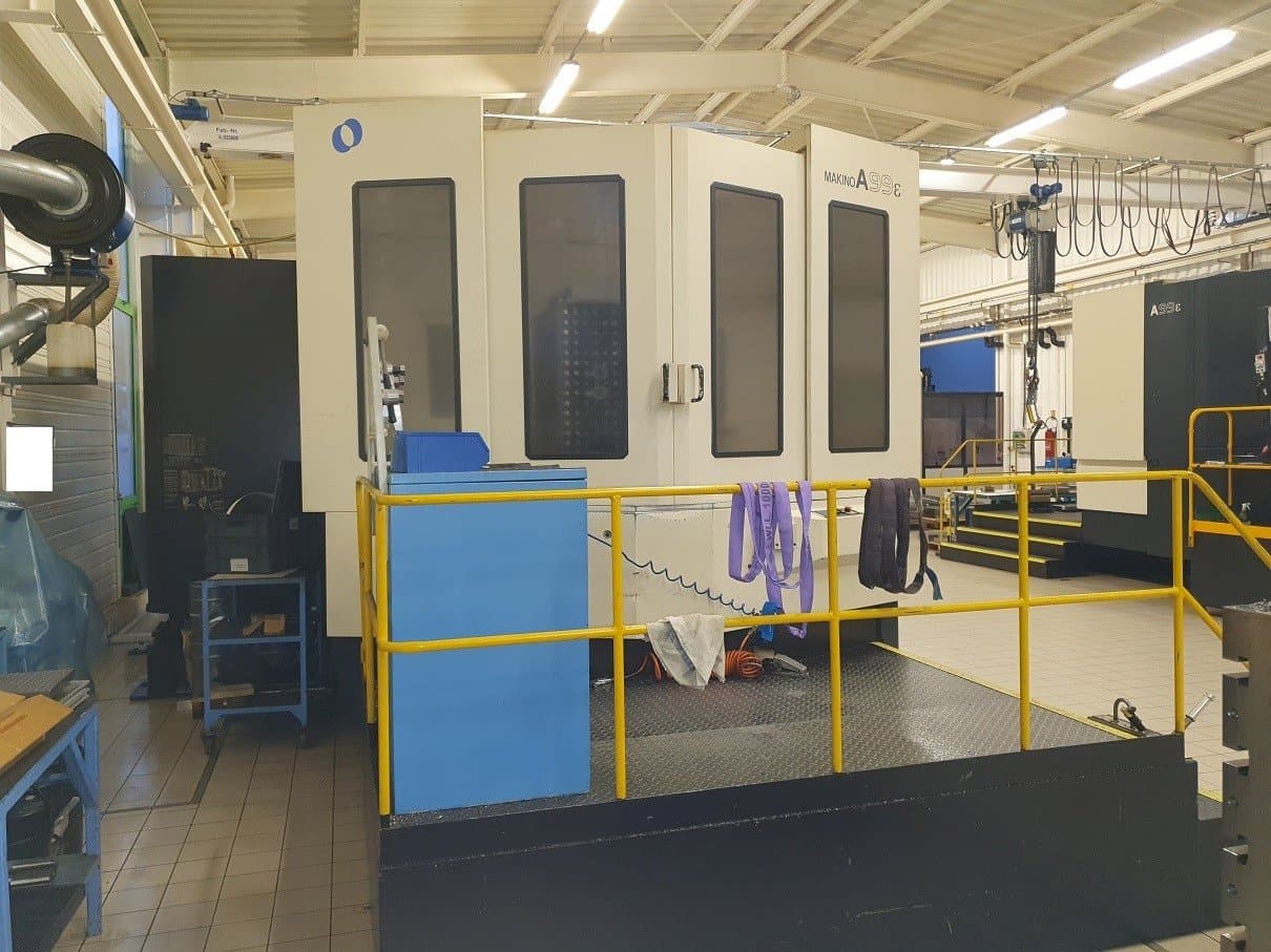 Вид станка Makino A99 спереди