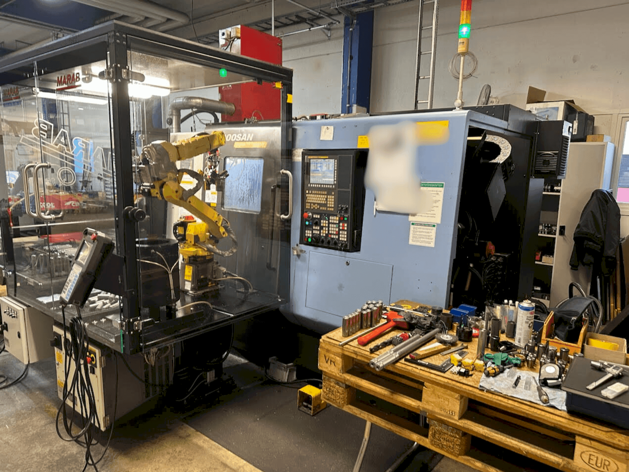 Вид станка DOOSAN PUMA TT 1800 SY спереди