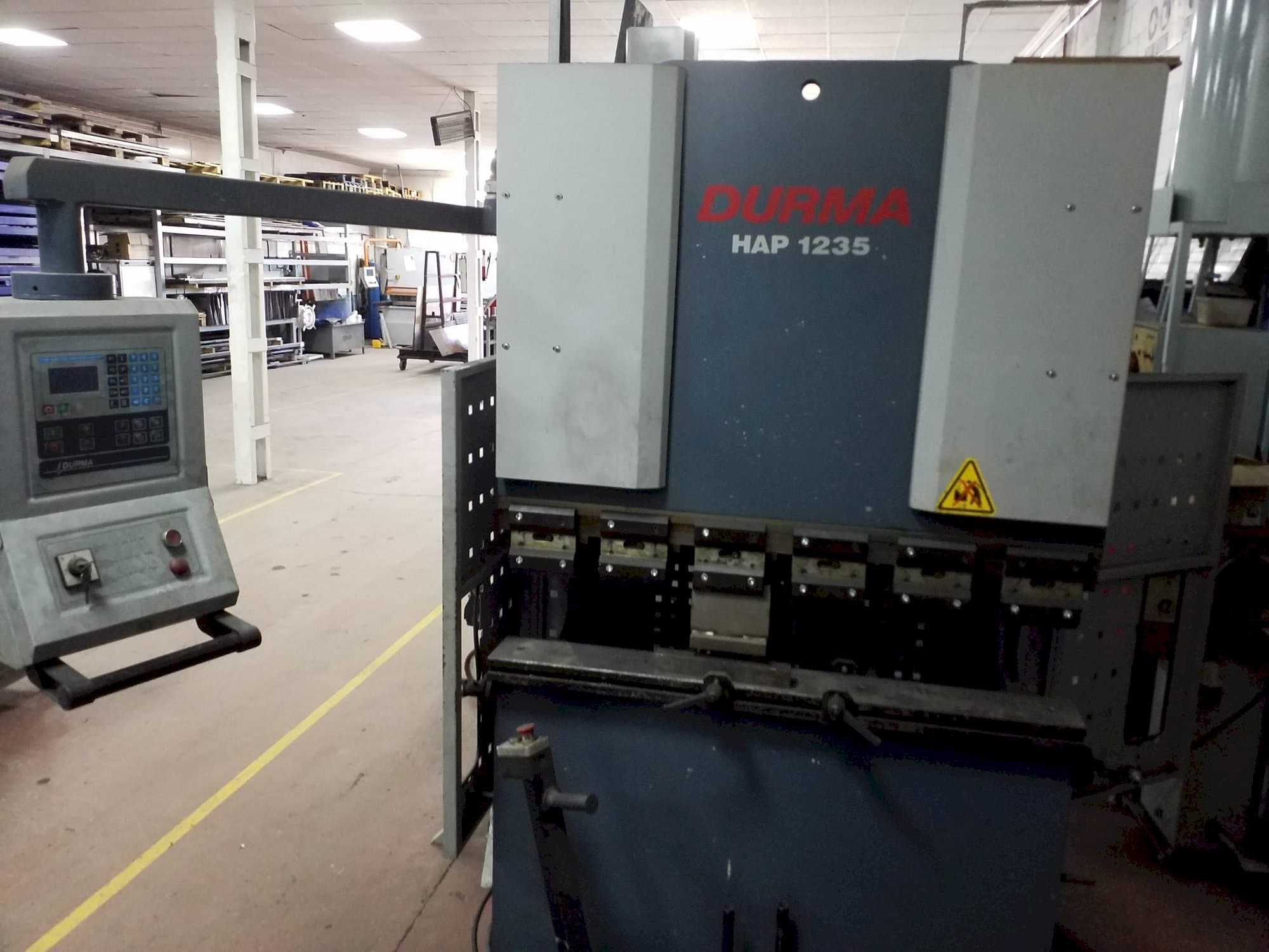 Вид станка Durma HAP-1235 спереди