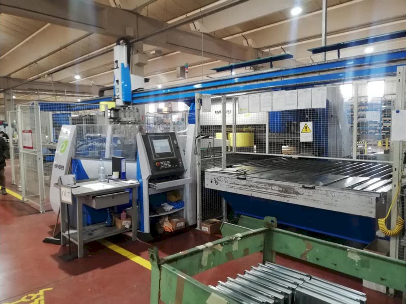 Вид станка Finn-Power EBE5  спереди