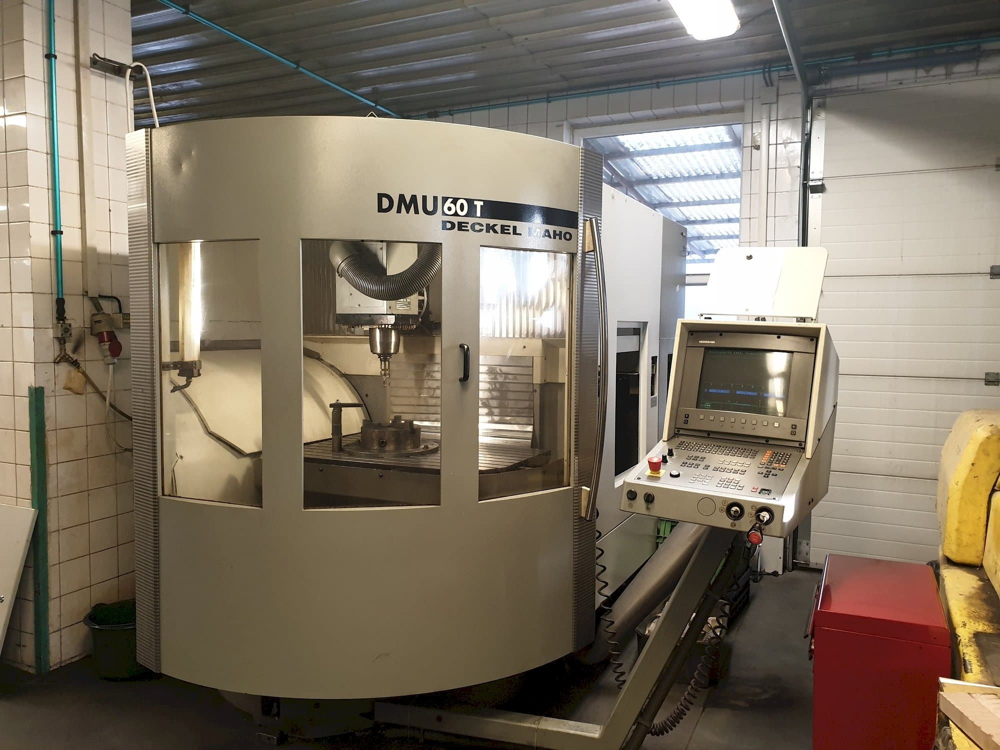 Вид станка DECKEL MAHO DMU 60T спереди