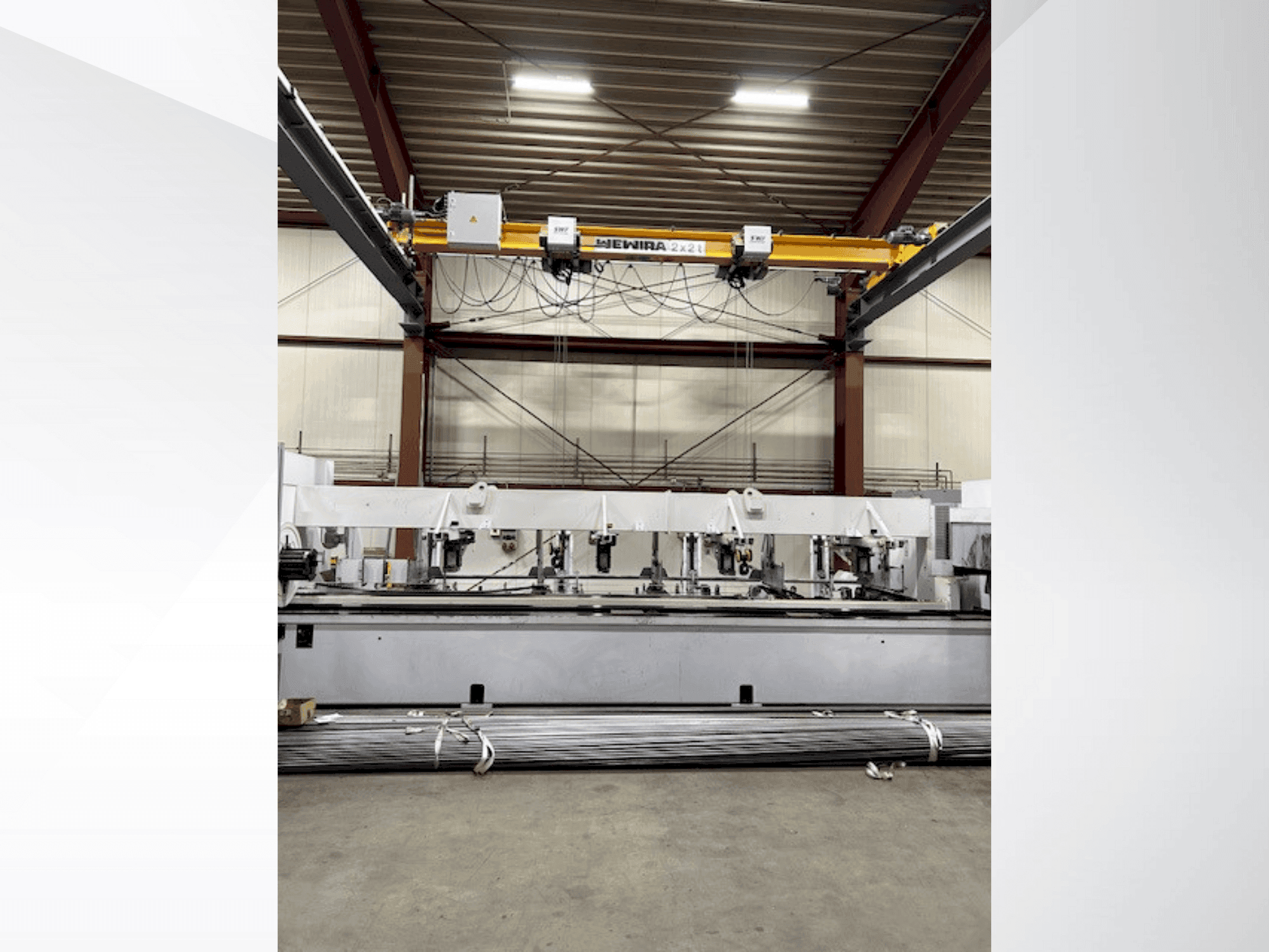 Вид станка TRUMPF Tru Laser Tube 3000 Fiber  спереди