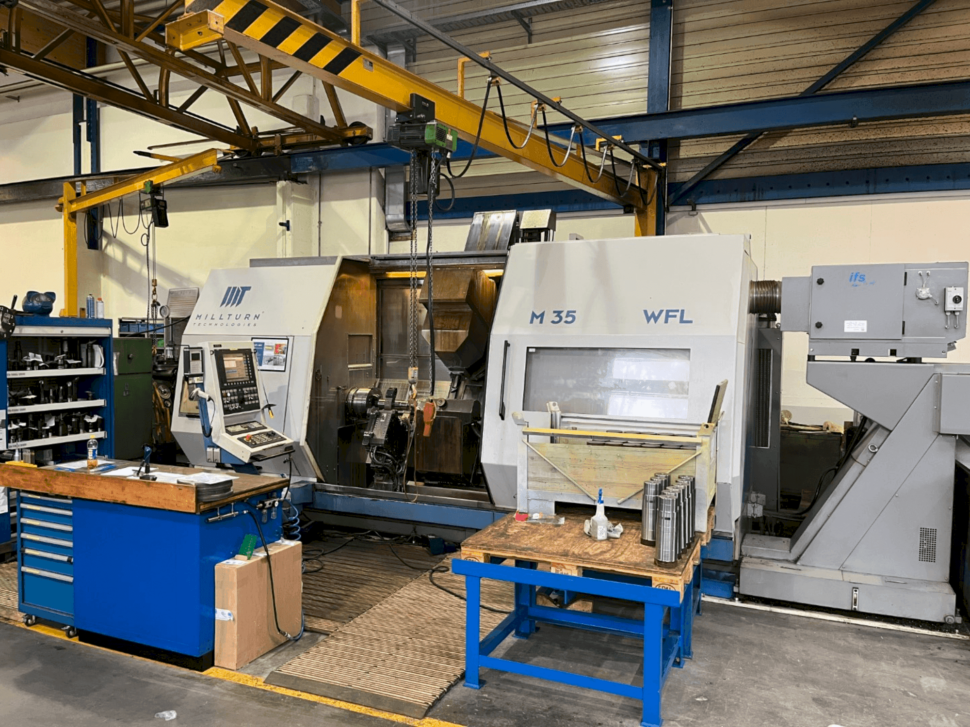 Вид станка WFL M-35  спереди