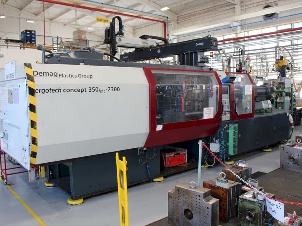 Вид станка с DEMAG Ergotech 350/810-2300 правой стороны