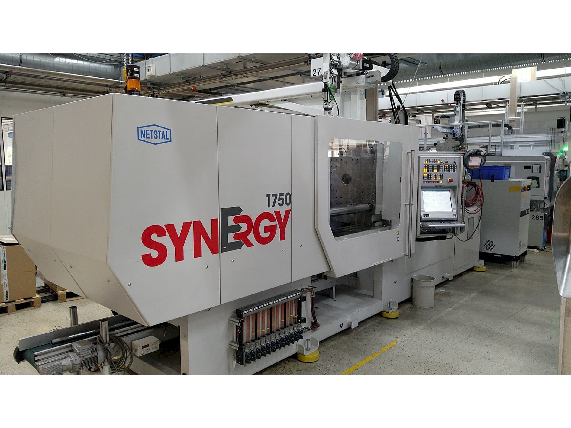 Вид станка Netstal SynErgy 1750-600 спереди