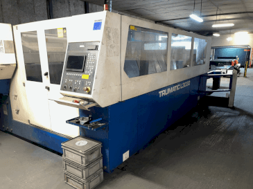 Вид станка TRUMPF TRUMATIC L3030 спереди
