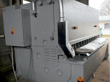 Вид станка ERMAKSAN HVR 3100-16 спереди