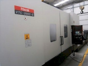 Вид станка Mazak VTC-200C  спереди