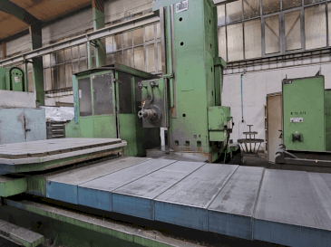 Вид станка TOS WHN 13.8 CNC спереди