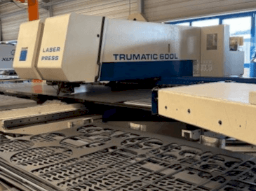 Вид станка TRUMPF Trumatic 600L спереди
