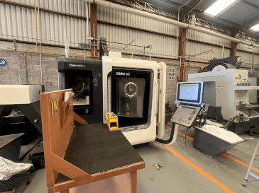Вид станка DMG MORI DMU 50 спереди