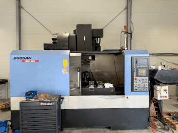 Вид станка DOOSAN DNM 500 спереди