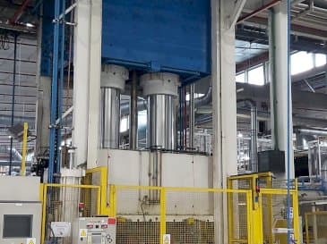 Вид станка Pinette 1500 Ton спереди