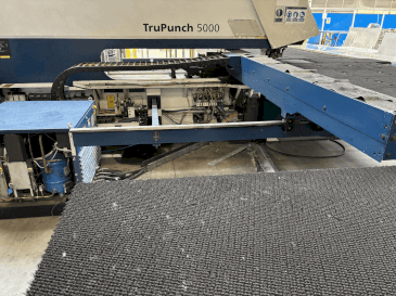 Вид станка TRUMPF TRUPUNCH 5000 S10 спереди