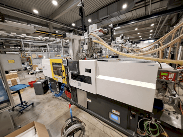 Вид станка FANUC Roboshot S100iA спереди