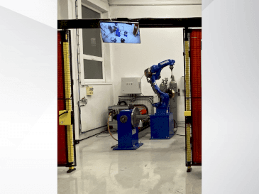 Вид станка Yaskawa Motoman AR1440 спереди