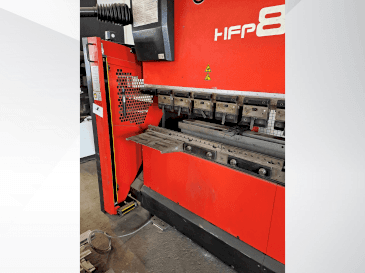 Вид станка AMADA HFP 80-25 спереди
