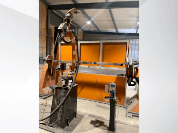 Вид станка KUKA KR8 R2100-2 arc HW спереди