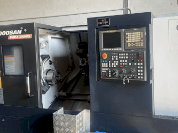 Вид станка DOOSAN PUMA 2100MS спереди
