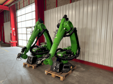 Вид станка KUKA KR 90 R3700 prime K спереди