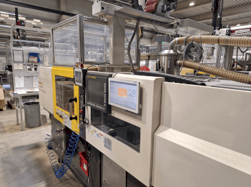 Вид станка FANUC Roboshot S100iA  спереди